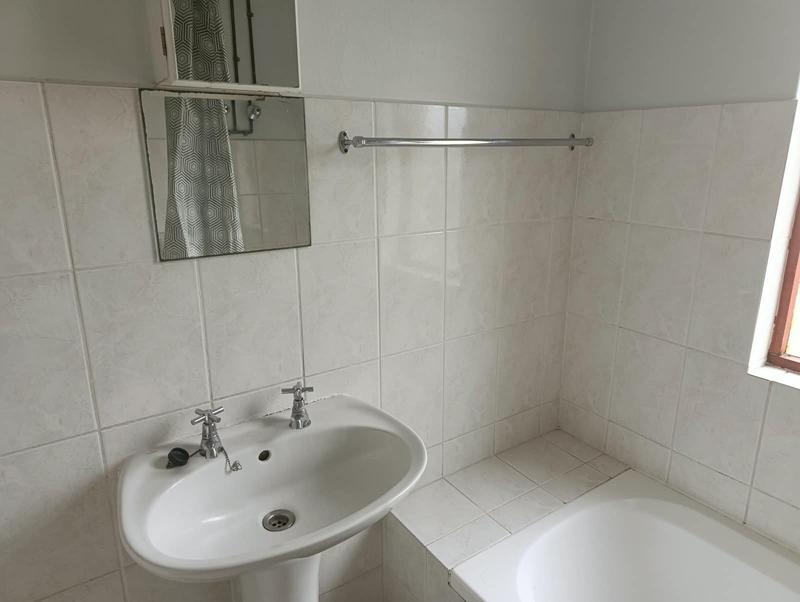 To Let 2 Bedroom Property for Rent in Guldenland Western Cape